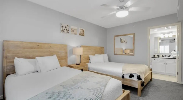 Yacht Club Villas 2-902