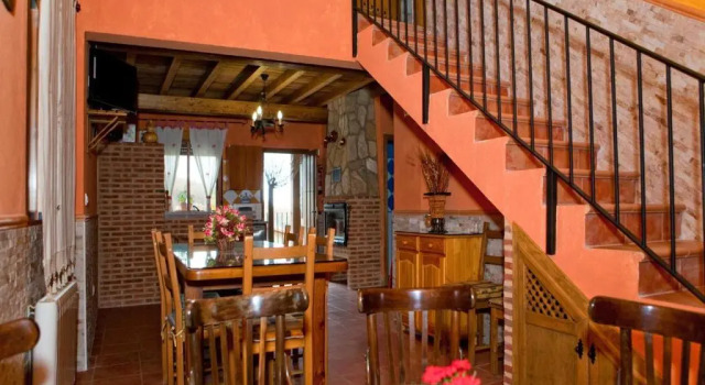 Коттедж с 3 комнатами Las Cabañas de La Vera