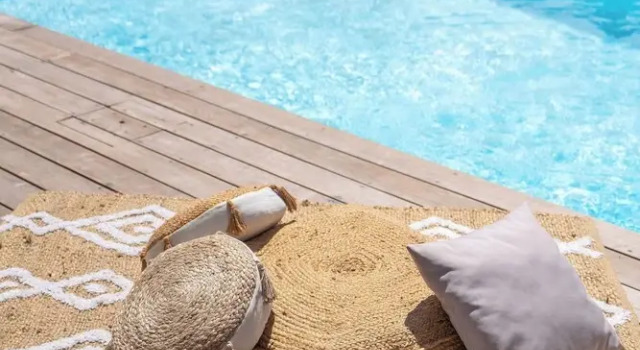 Коттедж Deluxe с балконом и с видом на бассейн Casa Lydie - Suite Piscine Privée
