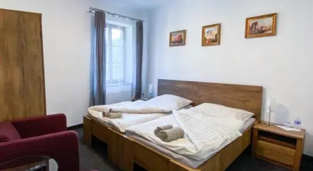 Hotel Sýkora, Prenota Hotel Křivoklát Krivoklatsko