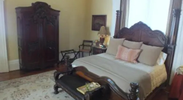 Двухместный люкс Deluxe с красивым видом из окна The Pepin Mansion B&B on Mansion Row - 10 min to start of the Bourbon Trail