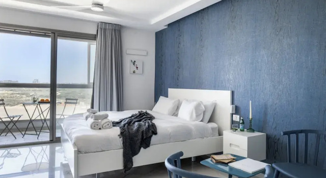 HaTsuk Sea-View Studio by Sea N' Rent, Забронировать Апартаменты/квартира Тель-Авив Тель-Авивский округ, рядом с Пляж Ха-Цук
