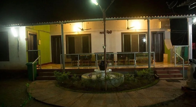 Sanidhya Beach Resort, Prenota Resort Kihim Maharashtra