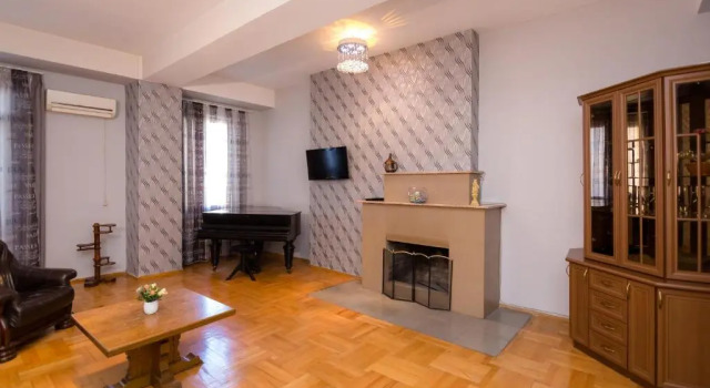 Apartment on Vasil Barnov 56, Забронировать Апартаменты/квартира Вера Тбилиси, рядом с Тбилисский государственный университет