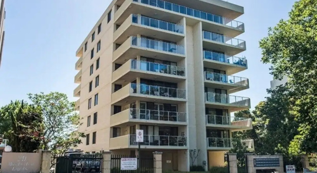 South Perth Deluxe Apartment, Забронировать Апартаменты/квартира Отели Перта с парковкой, рядом с Военный мемориал Kings Park, Парковка