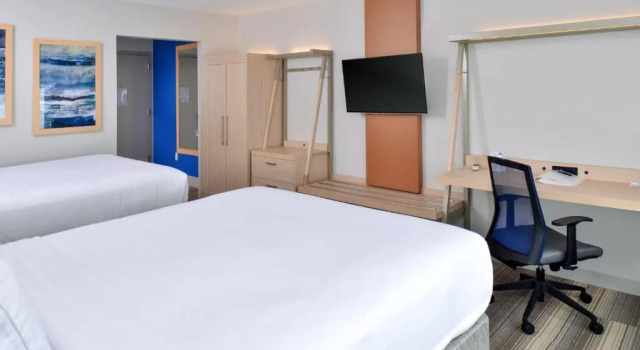 Четырёхместный номер Standard Holiday Inn Express & Suites - Southgate - Detroit Area by IHG