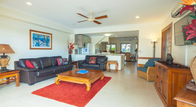 Noosa Entrance Waterfront Resort, Book Resort Hotels in Noosa with a Pool, Swimming Pool