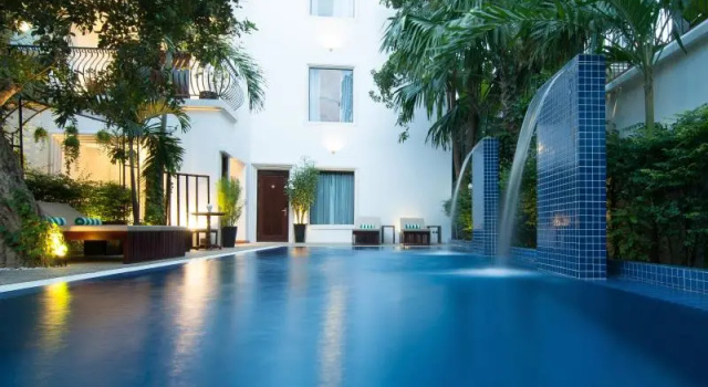 Одноместный полулюкс La Rose Suites
