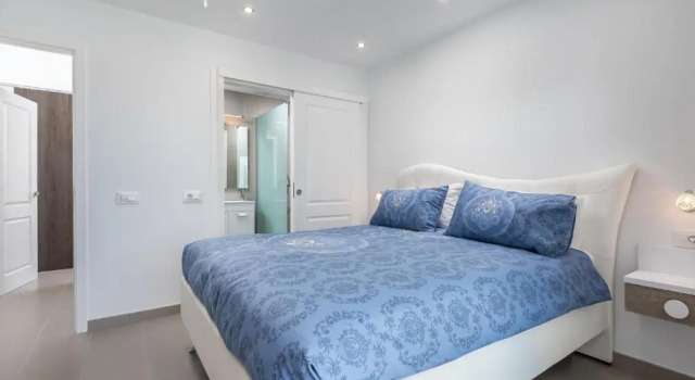 Luxurious VILLA - 300M2 - private HEATED pool - garage - WiFi, Prenota Villa Ville a Tenerife, Villa