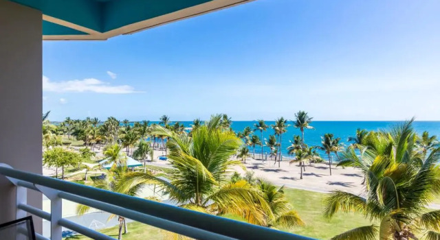 Двухместный номер Standard с балконом и с видом на океан Hilton Ponce Golf & Casino Resort