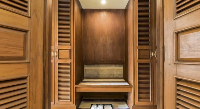 Клубный номер Standard с балконом Отель Chatrium Royal Lake Янгон