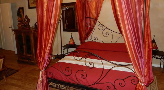 Château des Estubiers, Book Hotel Les Granges-Gontardes Drôme Provençale
