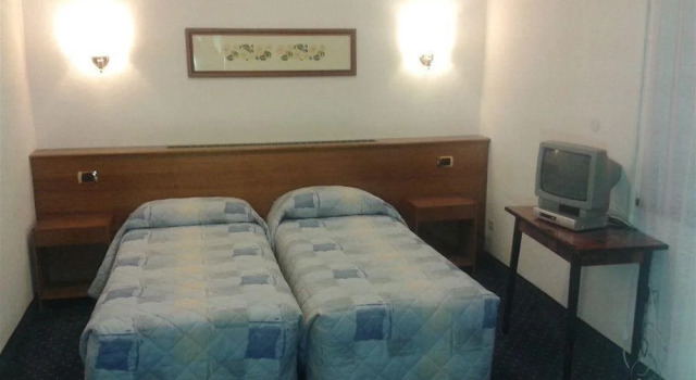 Hotel Rosalpina, Забронировать Отель Отели Рива-дель-Гарды с бассейном, Бассейн