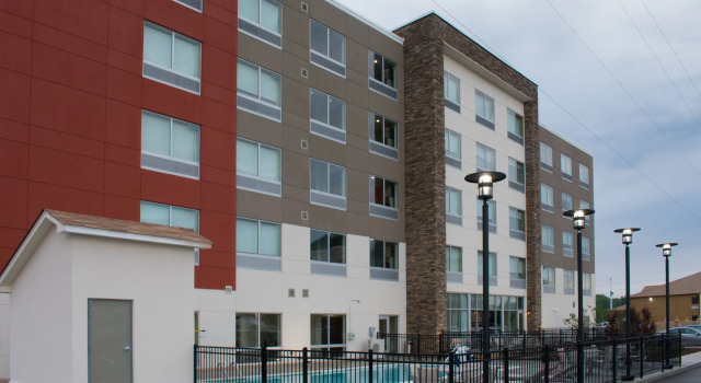 Holiday Inn Express & Suites West Memphis by IHG, Забронировать Отель Уэст-Мемфис Арканзас, рядом с Baptist Memorial Hospital Crittenden