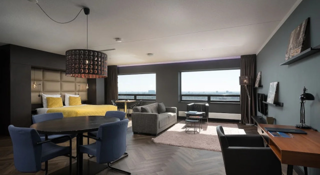 Студия The Penthouse At The Hague Tower