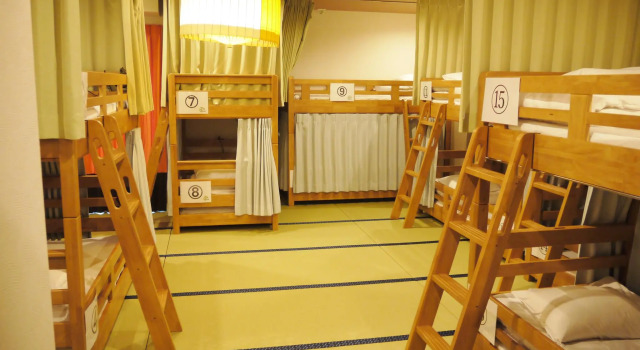 Кровать в общем номере HOSTEL WASABI Nagoya Ekimae