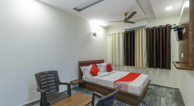 Люкс Standard OYO 65742 Hotel Hill Villa