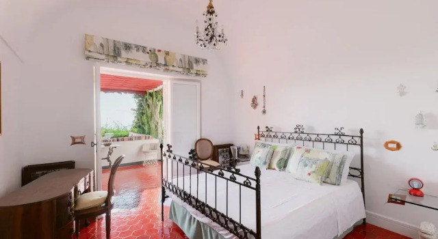 Villa Merope by Elite Villas, Book Villa Hotels in Capri with Parking, Parking