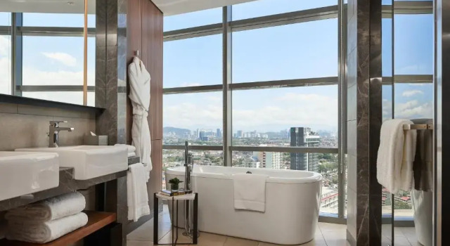 Люкс c 1 комнатой Le Meridien Petaling Jaya