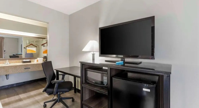 Люкс Quality Inn & Suites Santee I-95