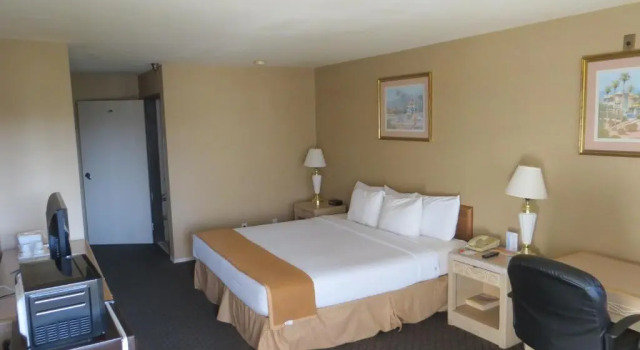 Номер Howard Johnson by Wyndham Torrance
