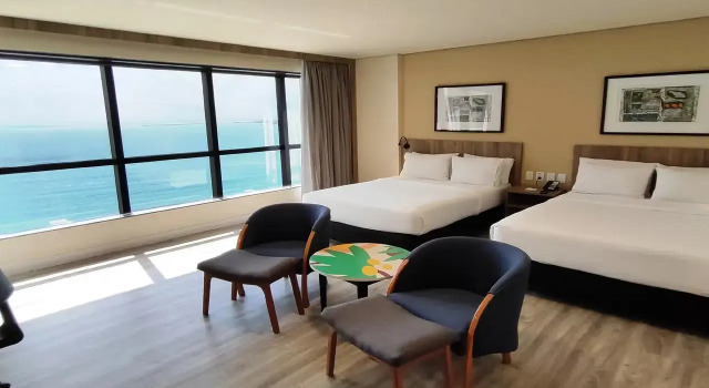 Четырёхместный номер Premium с видом на океан Holiday Inn Fortaleza by IHG