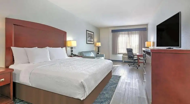 Шестиместный номер Executive La Quinta by Wyndham Fort Worth NE Mall