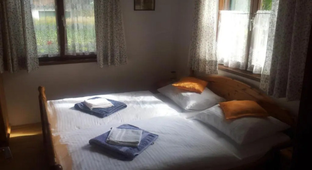 Appartements direkt am See, Varaa Huoneisto Grundlsee 