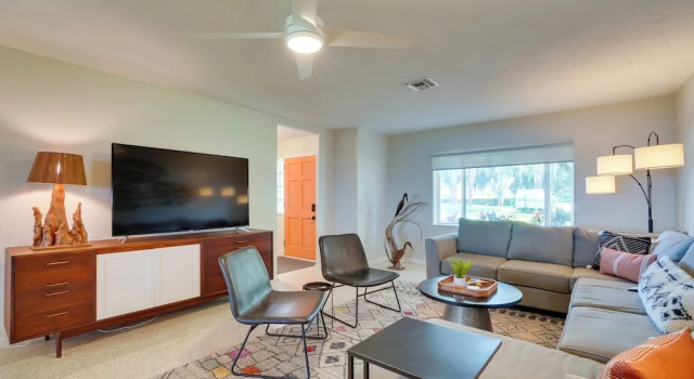 Luxe Waterfront Oasis w/ Dock - Direct Lake Access, Buchen Sie Hotel Eustis Florida