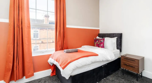 Perfect Booking Central Doncaster 3 Bed Home, Забронировать Дом для отпуска Виллы Донкастер, рядом с Музей и художественная галерея Донкастера, Вилла