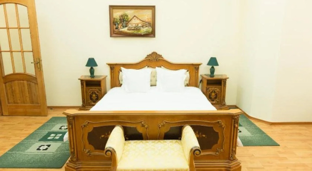 Vila Rica, Rezerwuj Hotel Hotele w Carpathians - Romania z parkingiem, Parking