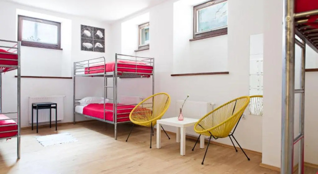 Кровать в общем номере Hostel Starówka