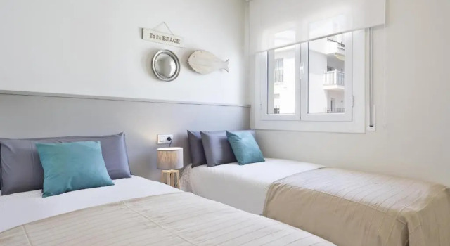 Sitges Spaces Oasis Penthouse 3 Bedroom, 2 Bathroom, Terrace, Pool, Sleeps up to 6