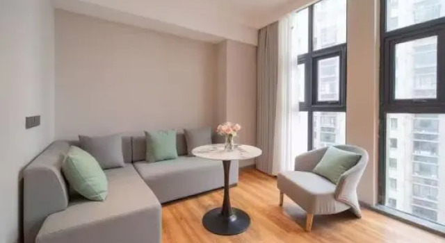 Люкс Hilary International Hotel (Zhonghuan City, Exit near Fanhua Avenue Metro Station)