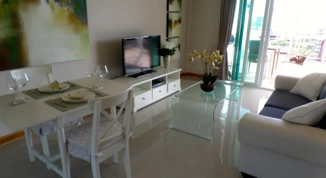 Апартаменты Пентхаус Westbury Residence