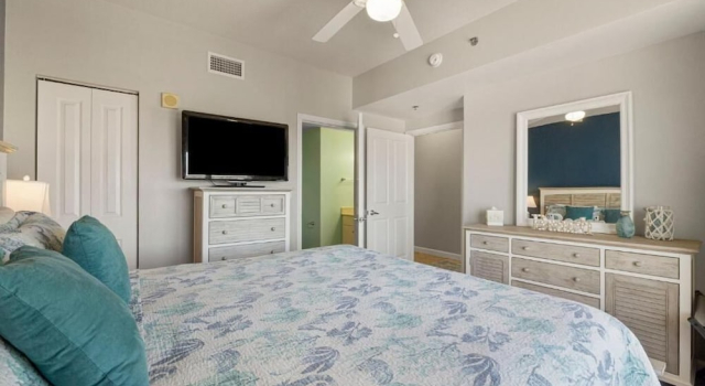 Shores of Panama 1525, Rezerwuj Apartament Hotele w Panhandle Florida z parkingiem, Parking