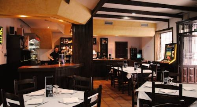 Hostal-taperia La Fonda