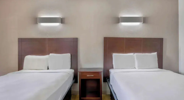 Четырёхместный номер Deluxe Motel 6 Falls Church, VA - Arlington Boulevard
