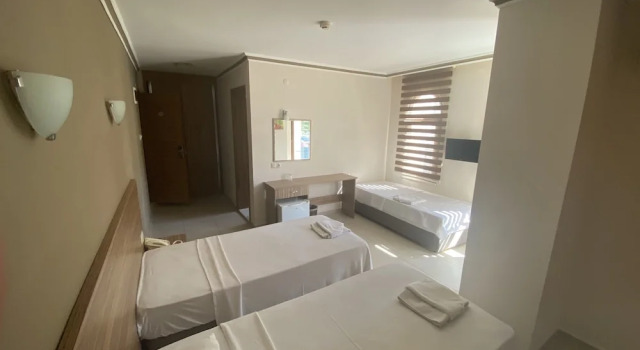 Трёхместный номер Standard Astoria Life Hotel