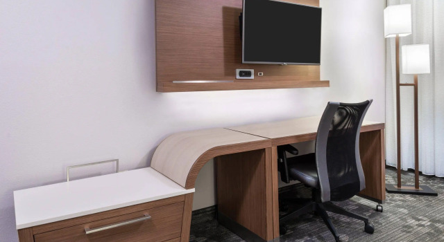 Четырёхместный номер Standard Courtyard by Marriott Lafayette Airport