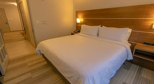 Двухместный люкс c 1 комнатой Holiday Inn Express & Suites Manassas by IHG