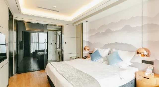 Люкс Business Live and Life Hotel
