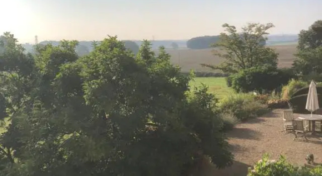 The Wing & gardens with FREE hot tub & hard tennis court at Brook Hall nr York & Leeds, Забронировать Отель Тадкастер Северный Йоркшир