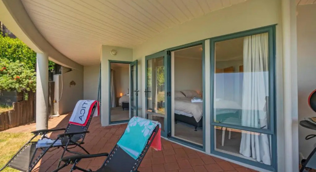 Oceana Heights Paradise - Beautiful 2 bdrm self contained apartment