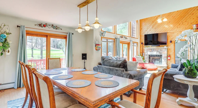 4 Mi to Slopes! Split Rock Resort Home w/ Fire Pit, Prenota Casa vacanze Lake Harmony Carbon County