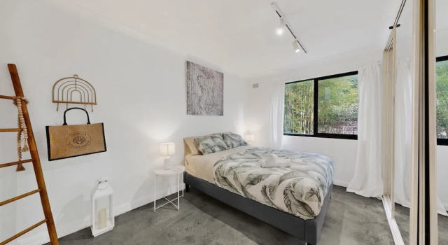 Beachside 1-bed Retreat With Parking Cronulla