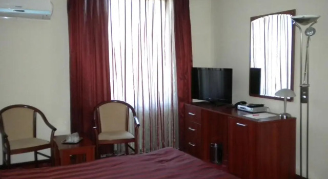 Полулюкс Hotel Ary