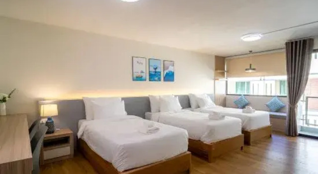 Трёхместный люкс Chorbnorn Hotel