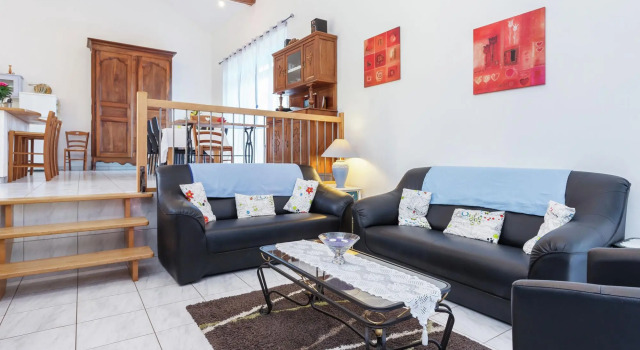Amazing Holiday Home in Cazals With Terrace, Buchen Sie Hotel Cazals Lot