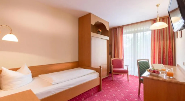 Номер Standard Hotel Astoria - Alexandra Krämer eK